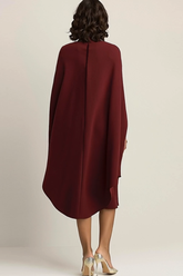 Burgunderrotes Etui Midi Abendkleid mit Umhang